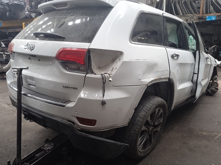  Jeep GRAND CHEROKEE 2012    EN DESARME